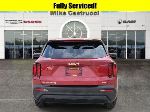 Used 2023 Kia Sorento LX AWD/4WD image 5