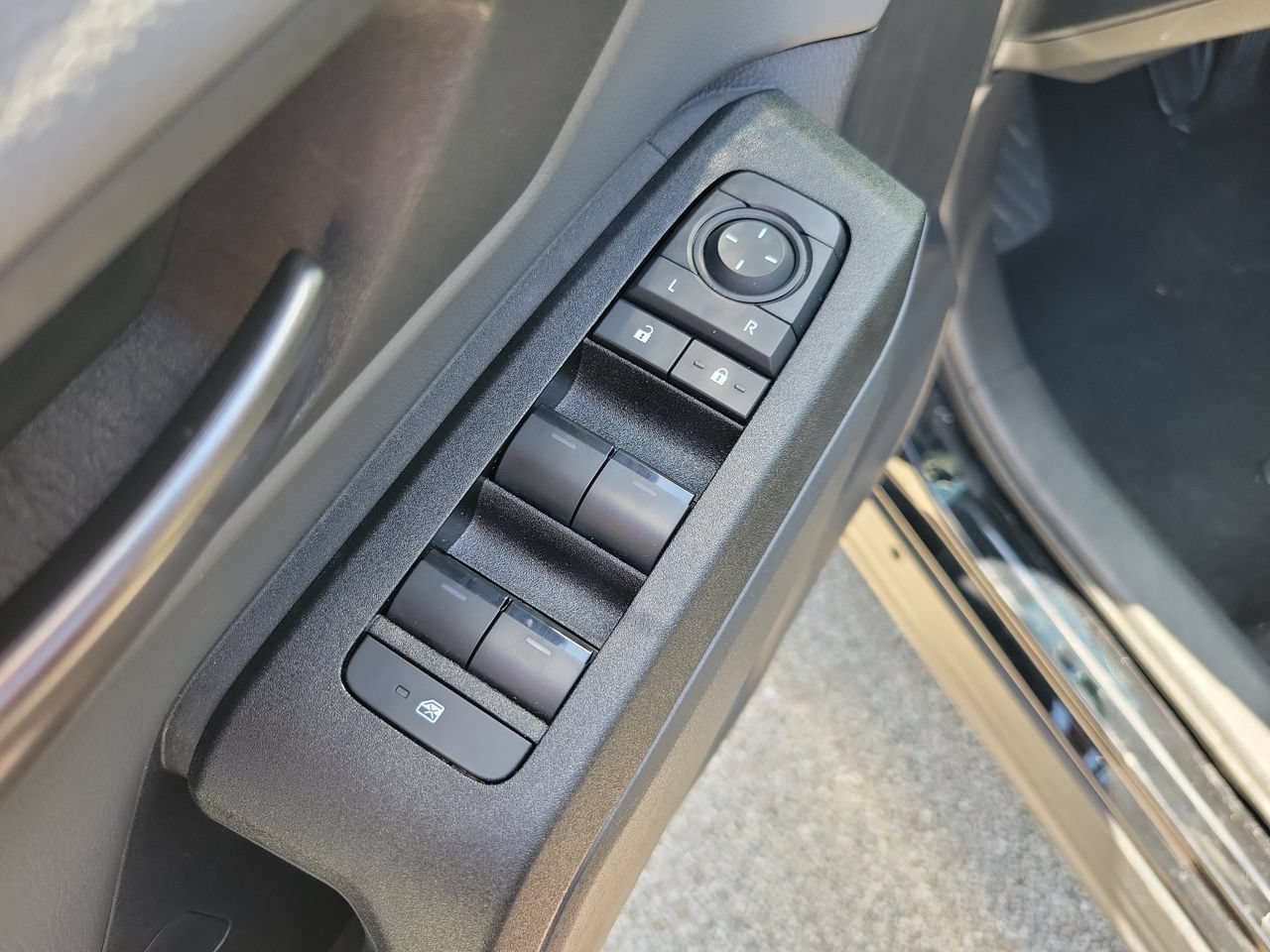 Used 2026 Toyota RAV4 XLE Premium FWD image 16