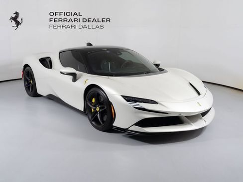 Used 2022 Ferrari SF90 Stradale image 1