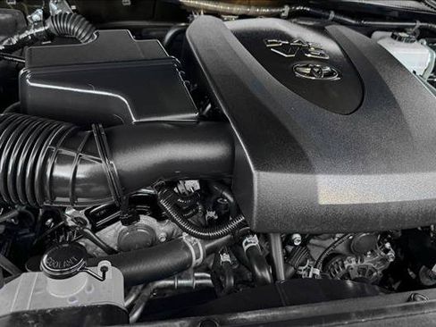 Certified 2023 Toyota Tacoma TRD Off-Road AWD/4WD image 20