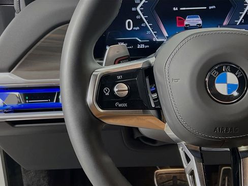 Used 2025 BMW 740i xDrive image 10