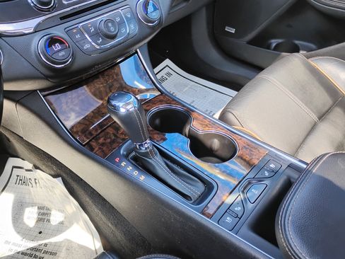 Used 2014 Chevrolet Impala LTZ FWD image 12