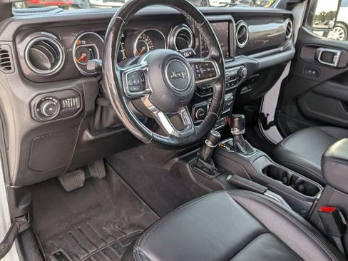 Used 2021 Jeep Wrangler Unlimited Sahara image 33