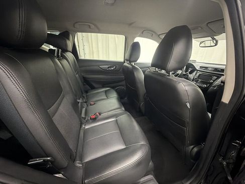 Used 2018 Nissan Rogue SV AWD/4WD image 14