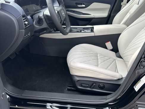 New 2026 Nissan Sentra SL w/ Floor Mat Package image 9