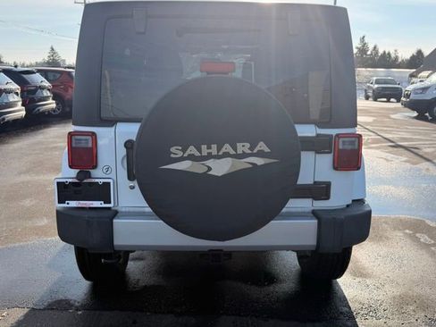 Used 2014 Jeep Wrangler Unlimited Sahara w/ Dual Top Group image 7