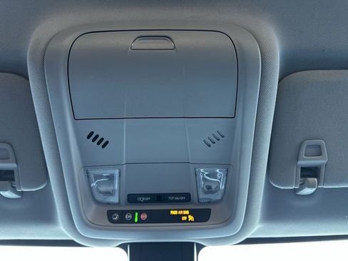 Used 2024 Chevrolet Equinox LT image 18