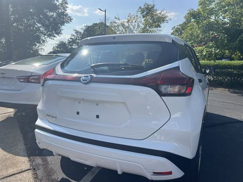 Used 2021 Nissan Kicks S FWD image 5