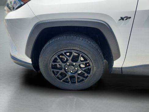 Used 2021 Toyota RAV4 XLE FWD image 31