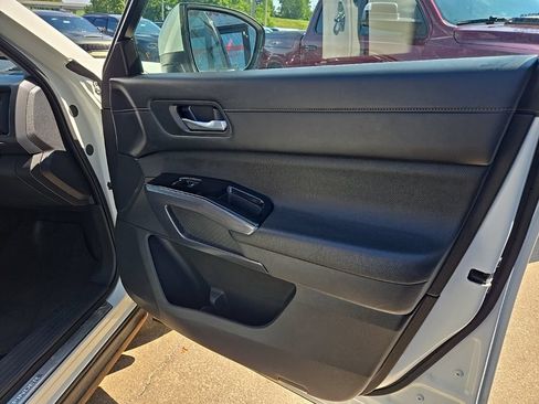 Used 2023 Nissan Pathfinder SL w/ SL Premium Package AWD/4WD image 75