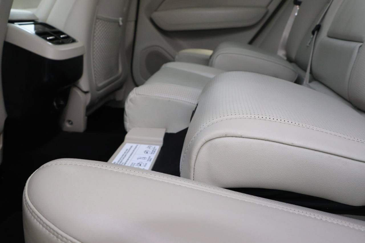 Used 2019 Volvo XC60 T6 Inscription w/ Protection Package Premier AWD/4WD image 36