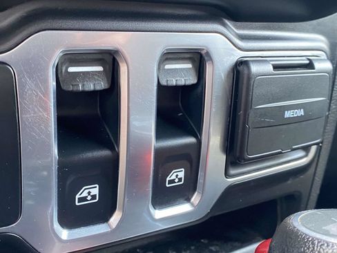 Used 2022 Jeep Wrangler Sport AWD/4WD image 25