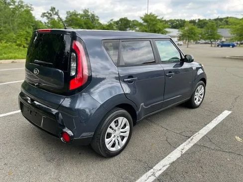 Used 2016 Kia Soul + FWD image 39