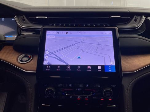 New 2025 Jeep Grand Cherokee Summit image 17