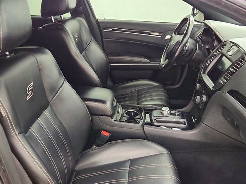 Used 2019 Chrysler 300 S RWD image 25