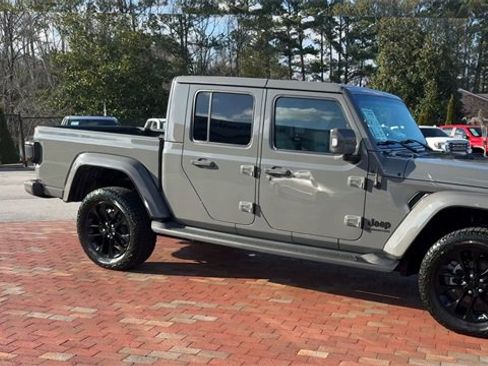 Used 2022 Jeep Gladiator Overland image 4