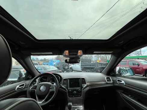 Used 2018 Jeep Grand Cherokee Overland image 6