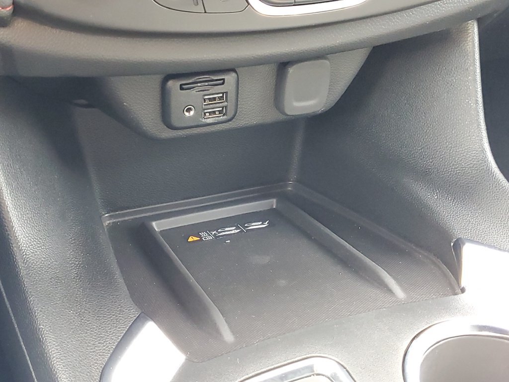 Used 2023 Chevrolet Traverse RS w/ LPO, Floor Liner Package AWD/4WD image 31
