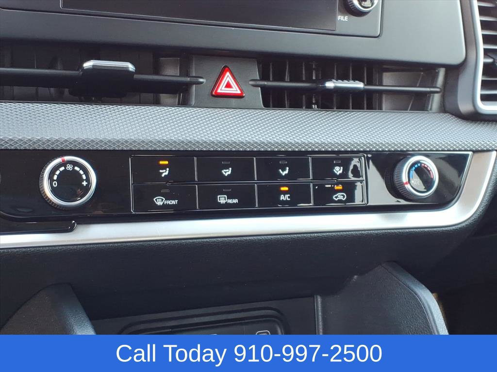 Used 2024 Kia Sportage LX FWD image 15