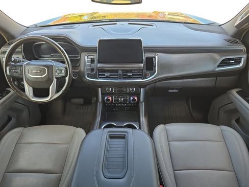 Used 2022 GMC Yukon SLT w/ SLT Premium Package image 9