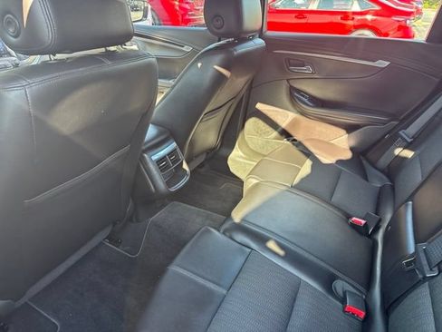 Used 2017 Chevrolet Impala LT FWD image 9