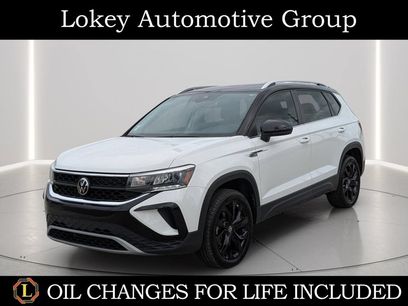 Certified 2023 Volkswagen Taos SE w/ Panoramic Sunroof Package