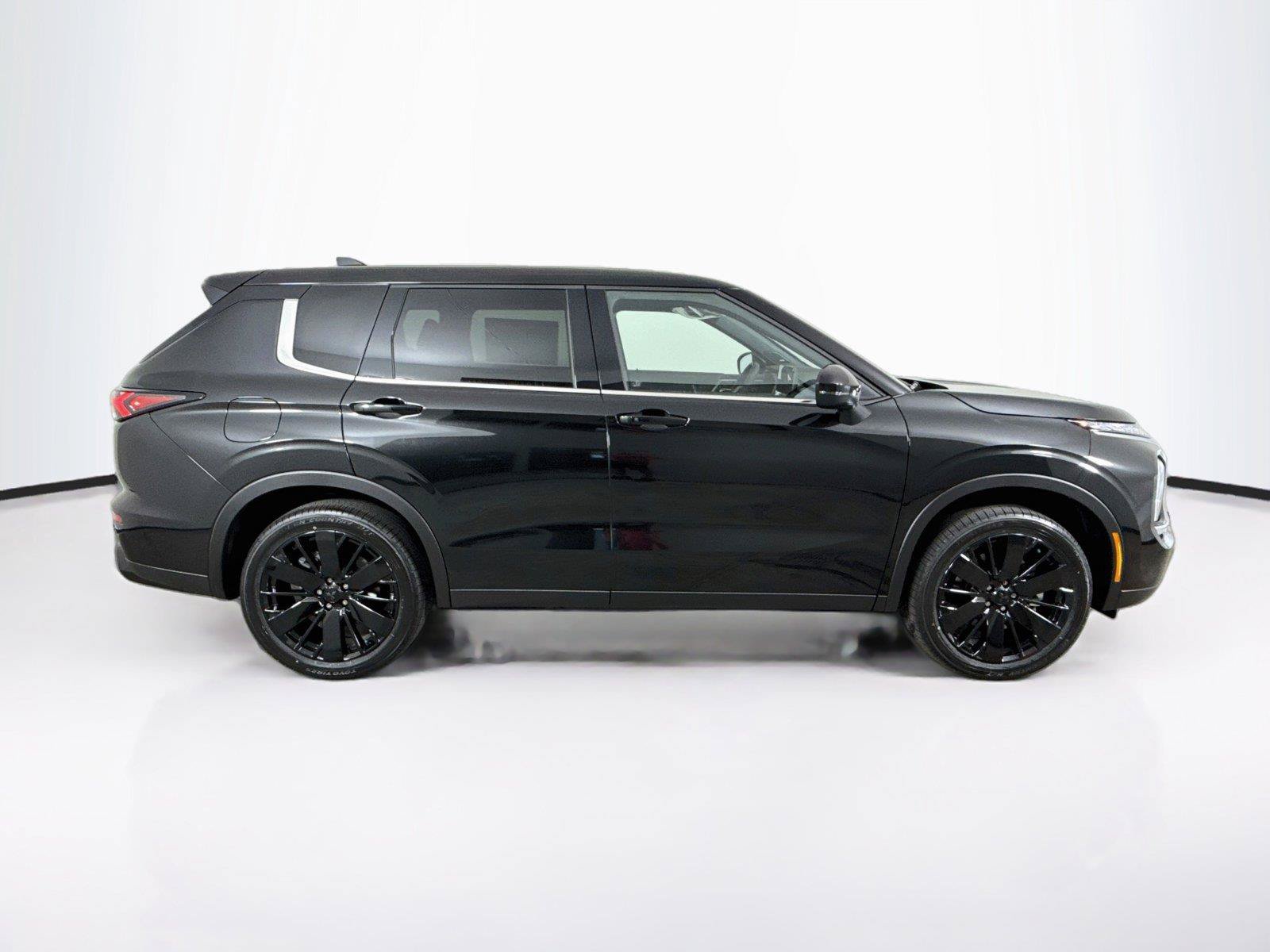 New 2026 Mitsubishi Outlander SE FWD image 6