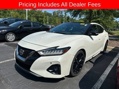 Used 2020 Nissan Maxima SR w/ Sport Mat Group FWD image 3