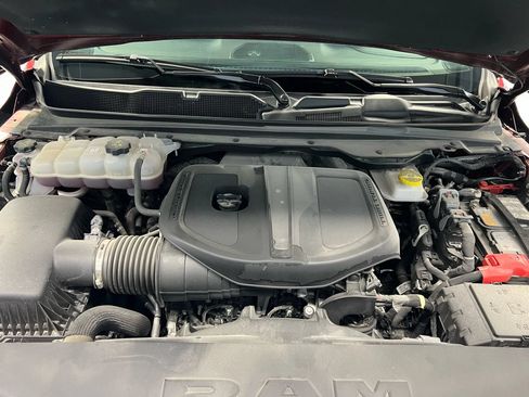 Used 2025 RAM 1500 Laramie AWD/4WD image 12