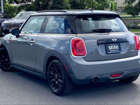Used 2018 MINI Cooper 2-Door Hardtop image 10