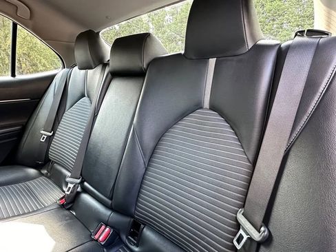 Used 2018 Toyota Camry SE w/ Convenience Package image 32