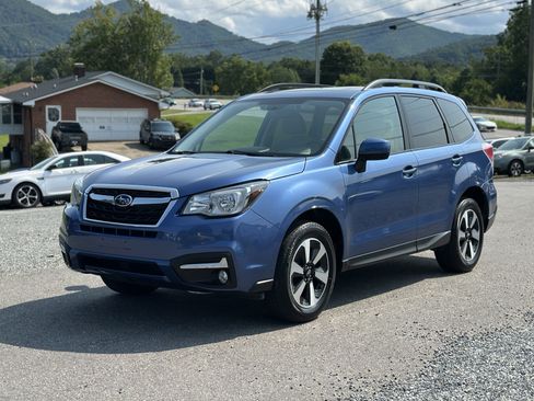 Used 2017 Subaru Forester 2.5i Premium AWD/4WD image 7