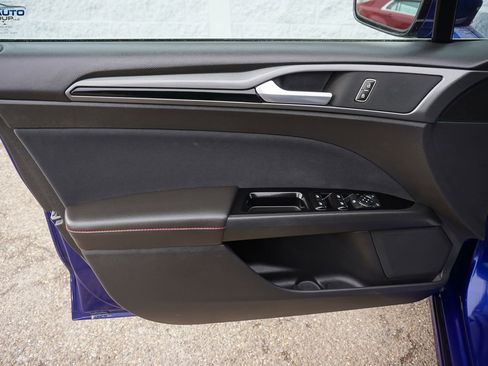 Used 2013 Ford Fusion SE image 24