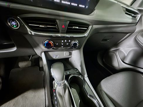 Used 2025 Buick Encore GX Preferred image 23
