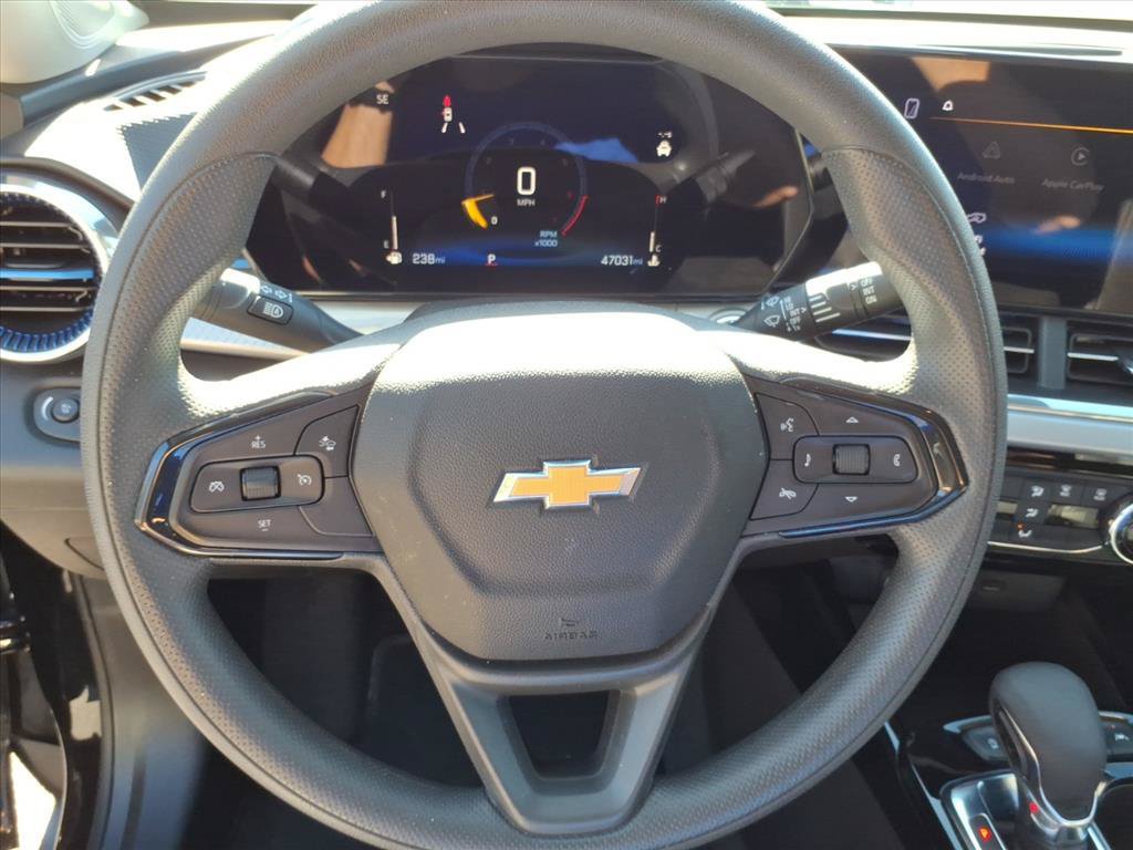 Used 2025 Chevrolet Trax LT FWD image 26