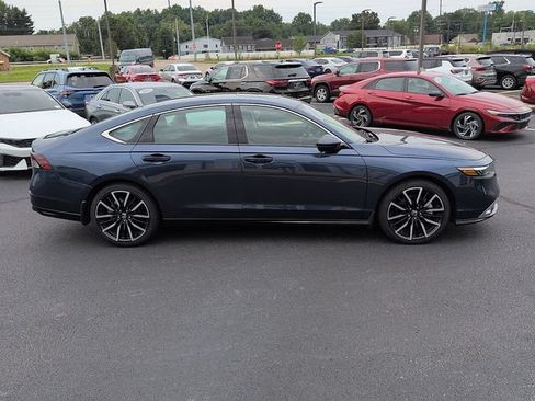Used 2024 Honda Accord Touring image 8