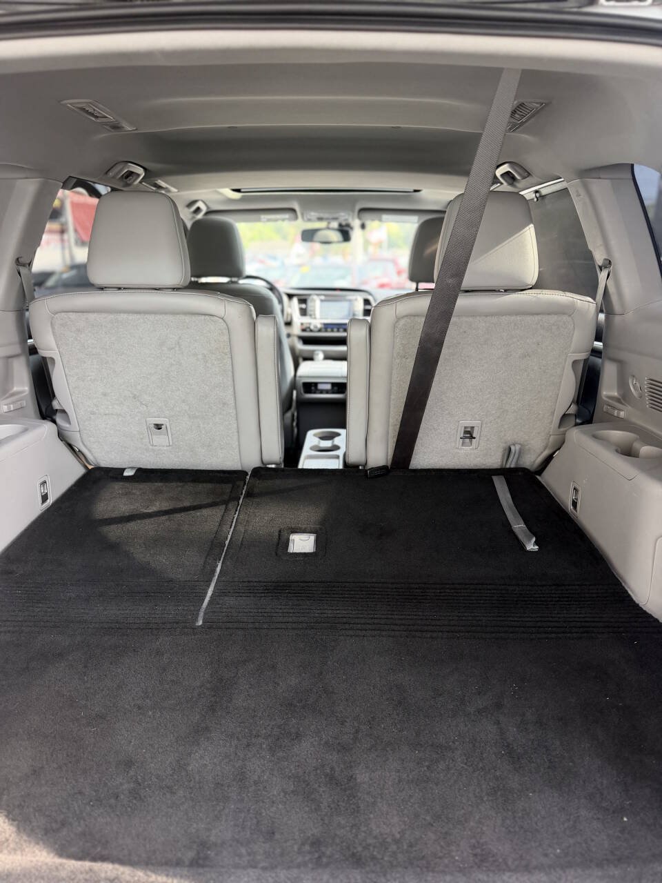 Used 2016 Toyota Highlander Limited w/ Driver Technology Package FWD image 9