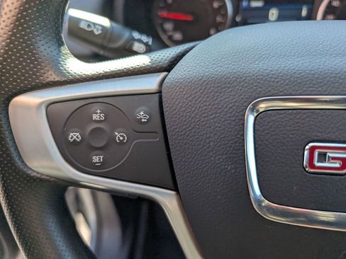 Used 2024 GMC Terrain SLE w/ Driver Convenience Package image 17