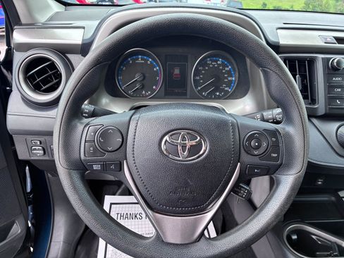 Used 2018 Toyota RAV4 LE w/ All Weather Liner Package FWD image 8
