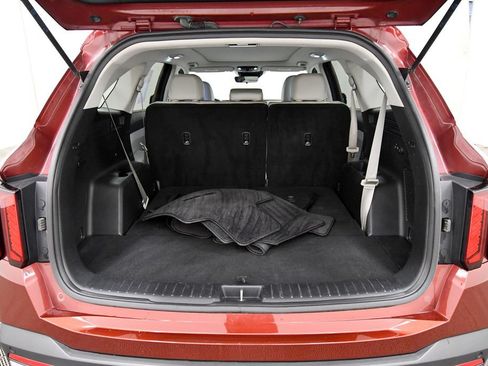 Certified 2024 Kia Sorento S w/ Panoramic Sunroof Package AWD/4WD image 7