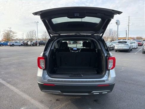 Certified 2022 Ford Explorer XLT w/ Equipment Group 202A image 11