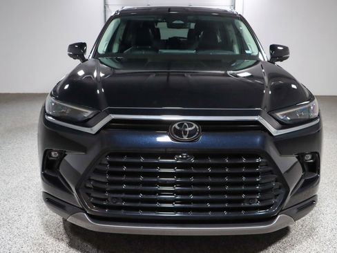 Used 2024 Toyota Grand Highlander AWD image 4