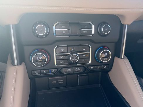 Used 2023 Chevrolet Tahoe Premier w/ Premium Package 2 RWD image 25