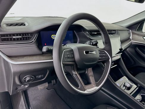 New 2026 Jeep Grand Cherokee Altitude AWD/4WD image 13