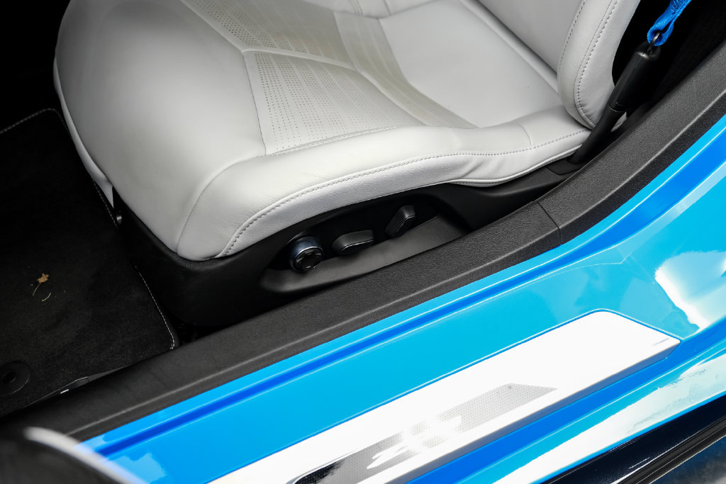 Used 2025 Chevrolet Corvette Z06 RWD image 45