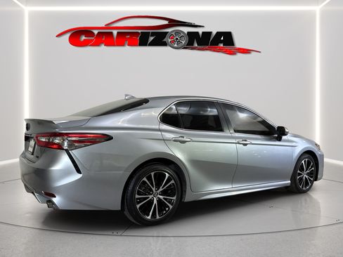 Used 2019 Toyota Camry SE FWD image 5