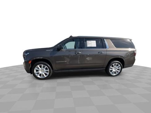 Certified 2021 Chevrolet Suburban High Country w/ Premium Package AWD/4WD image 4
