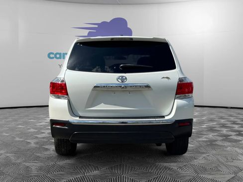 Used 2012 Toyota Highlander FWD w/ Cold Weather Pkg image 4