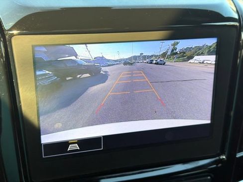 Used 2023 Chevrolet Traverse LT AWD/4WD image 15