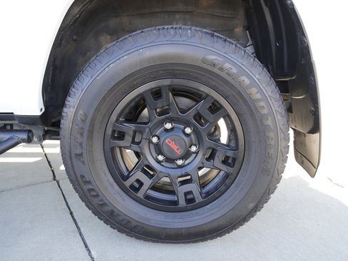 Certified 2022 Toyota 4Runner SR5 Premium image 12